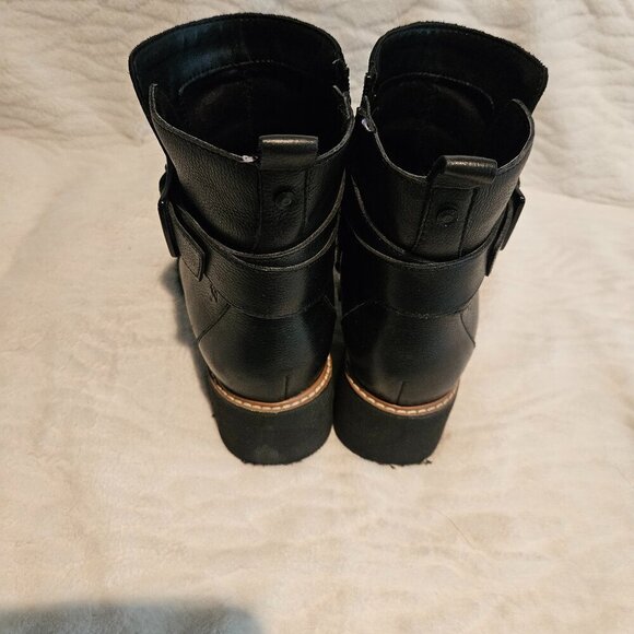 Boots - Picture 2 of 4